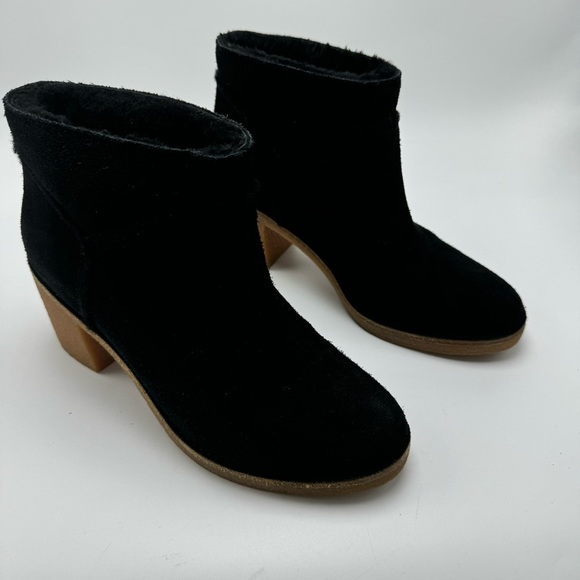 UGG Kasen Ankle Boots Black Suede Leather Block Heel Shearling Size 7 Boots - Picture 1 of 10